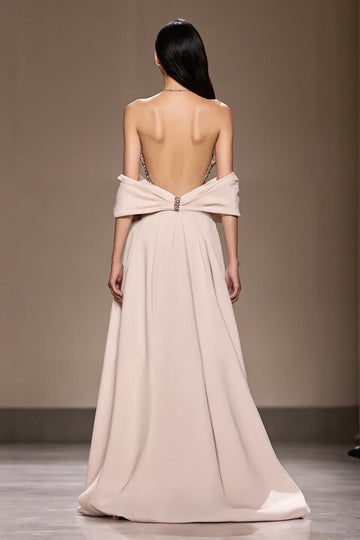 Robe de soirée longue à épaules dénudées en satin ivoire avec fente